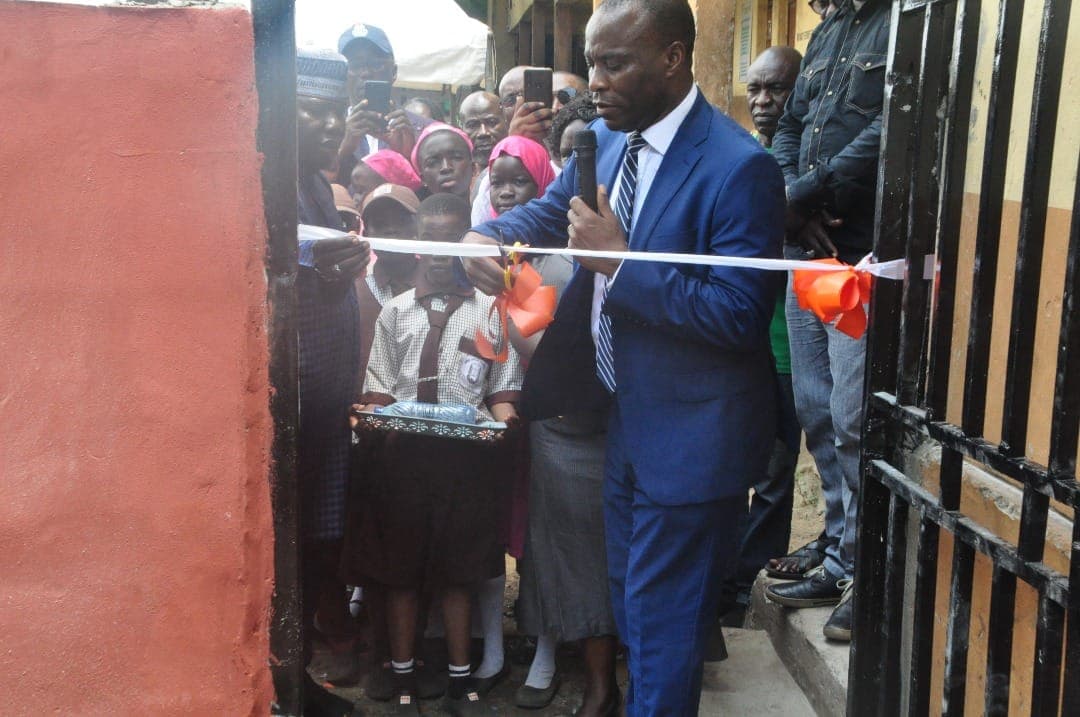 Students and school management during the handover
